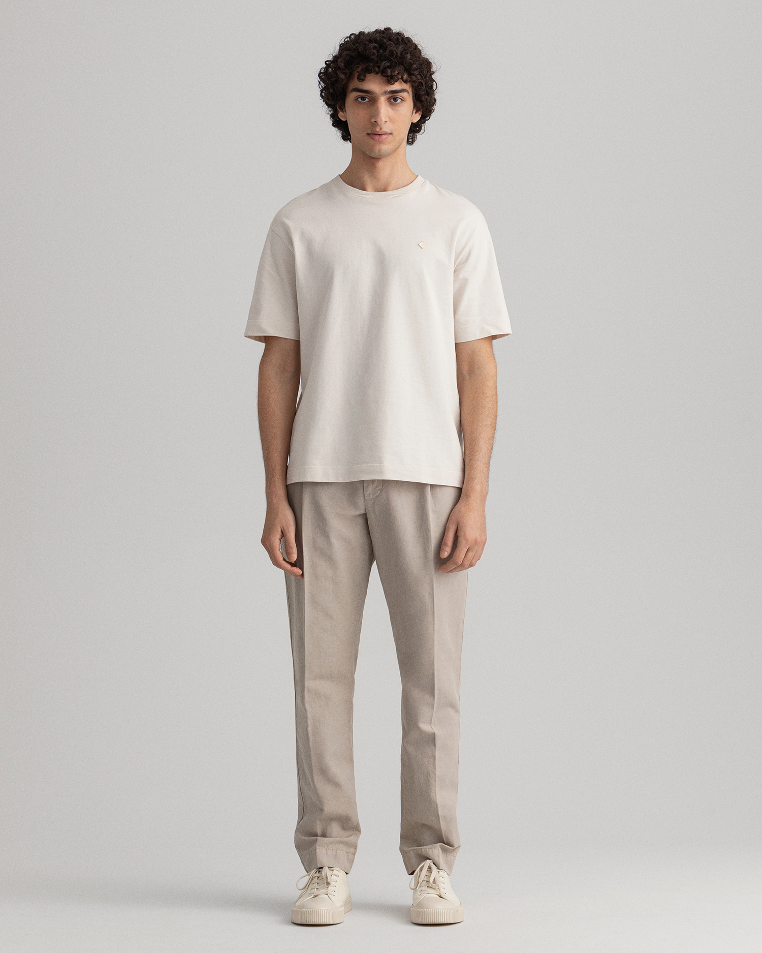 D2. TAPERED PLEAT CHINOS